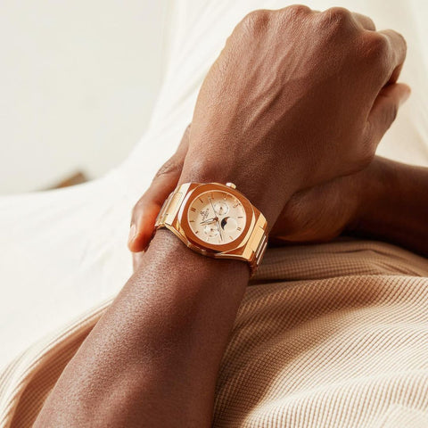 The rosegold/white transporter in perfect sync with your style from Asorock Watches